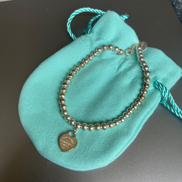 ♥️ Tiffany & Co: Authentic Red Heart Tag Bead Bracelet ♥️ - Picture 7 of 10